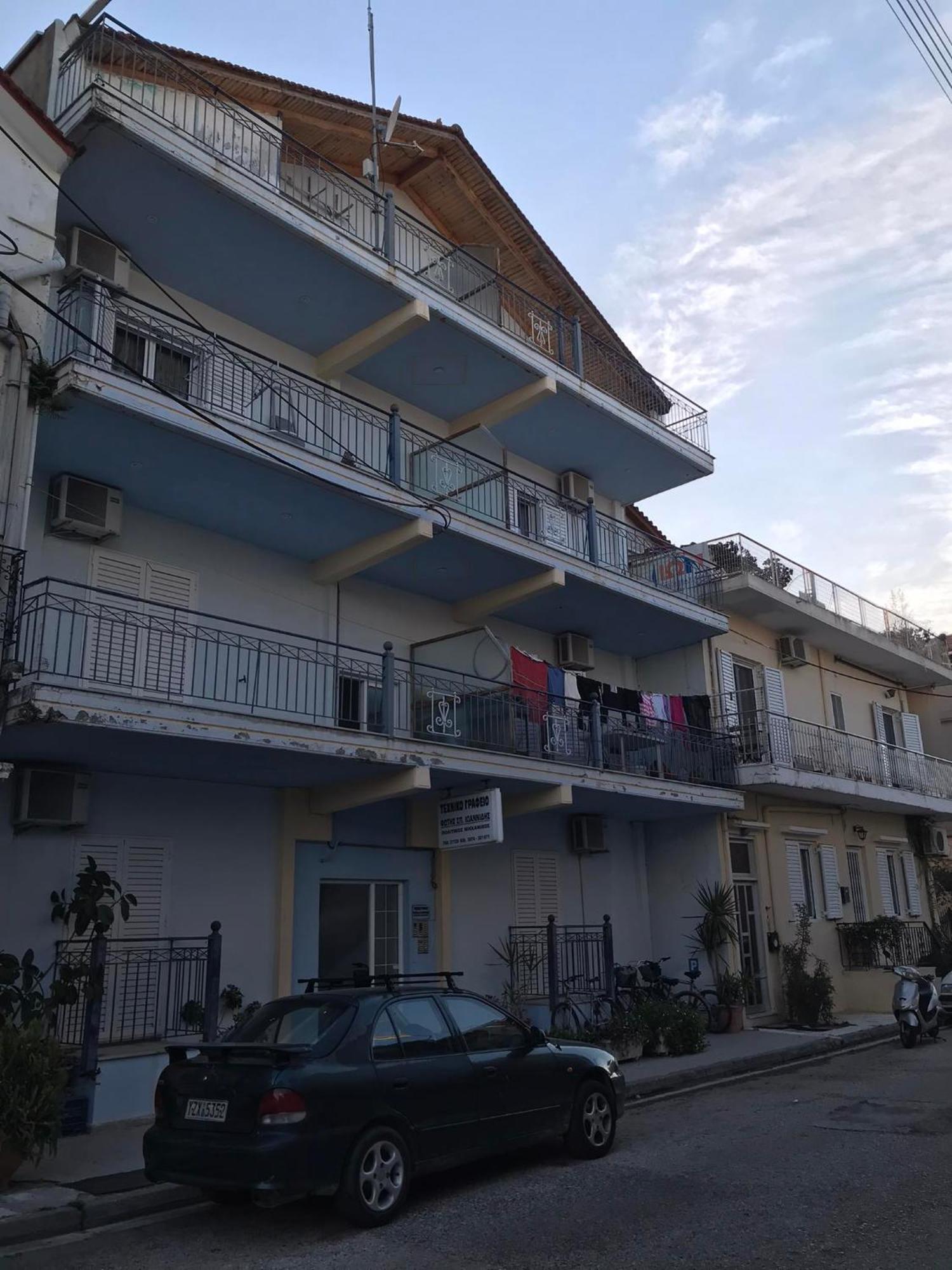 Ion Apartments Messolonghi Single Bed Room Mountain View Loft Mesolóngion エクステリア 写真