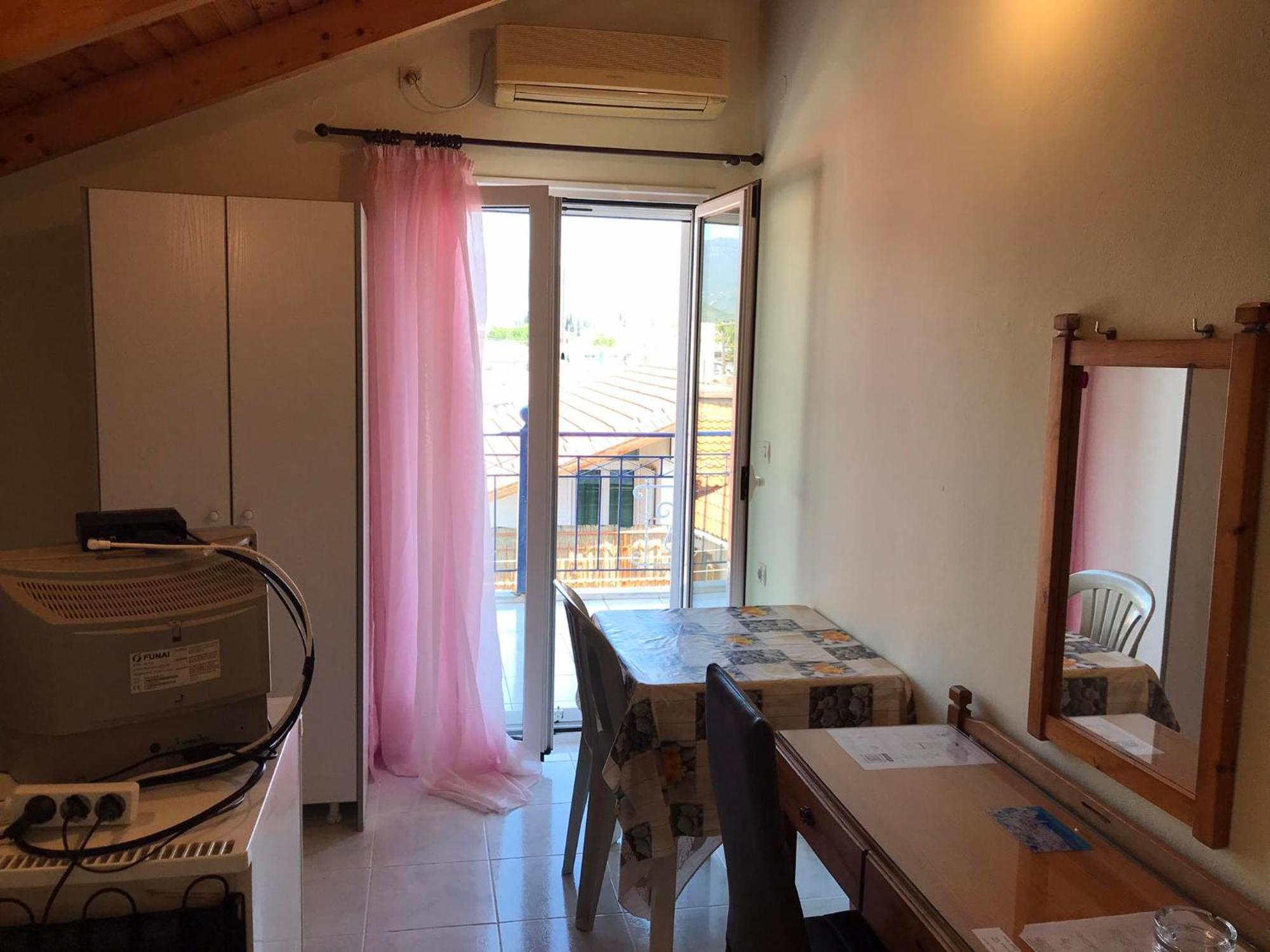 Ion Apartments Messolonghi Single Bed Room Mountain View Loft Mesolóngion エクステリア 写真